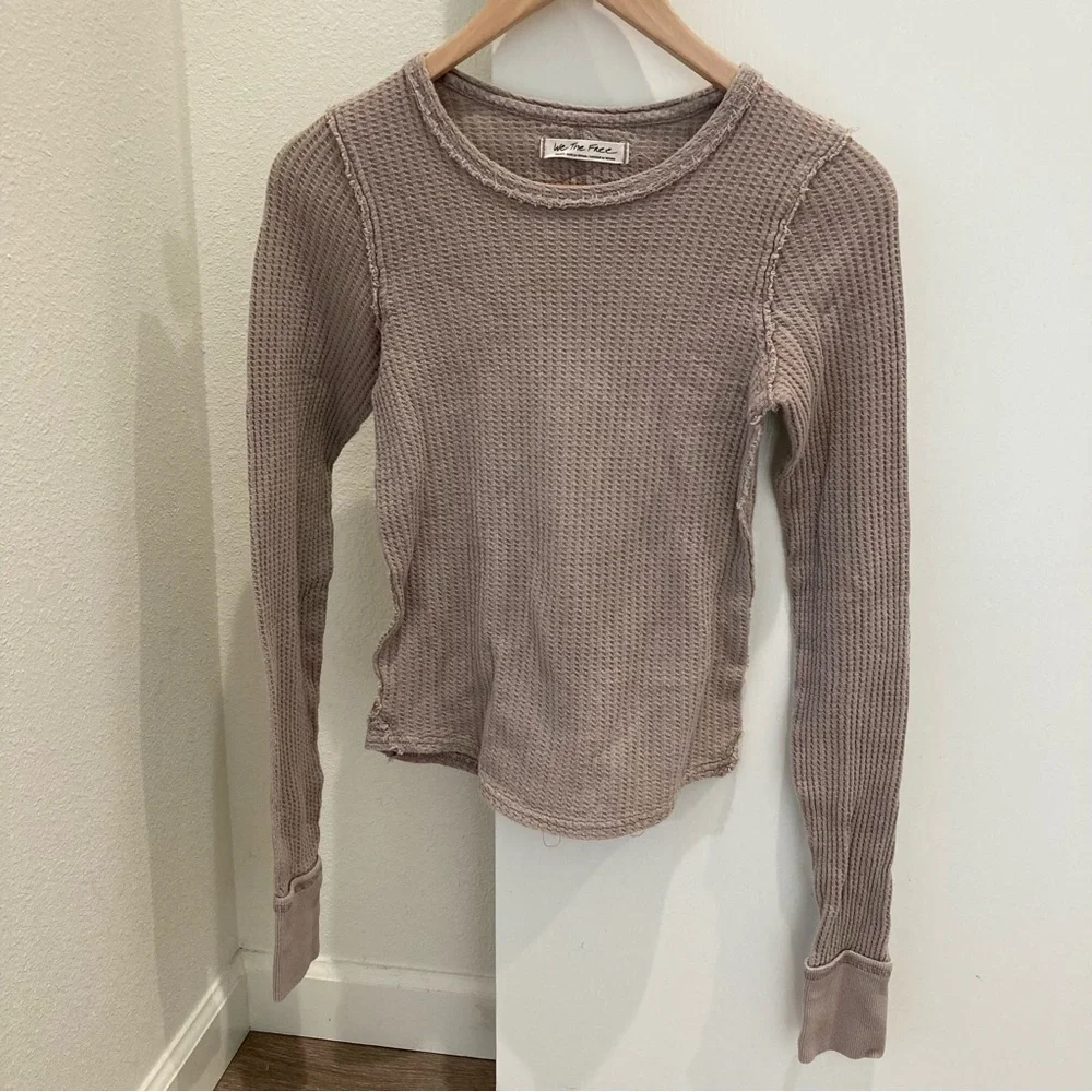 Free People We the Free small thermal thumbhole top - Picture 2 of 13